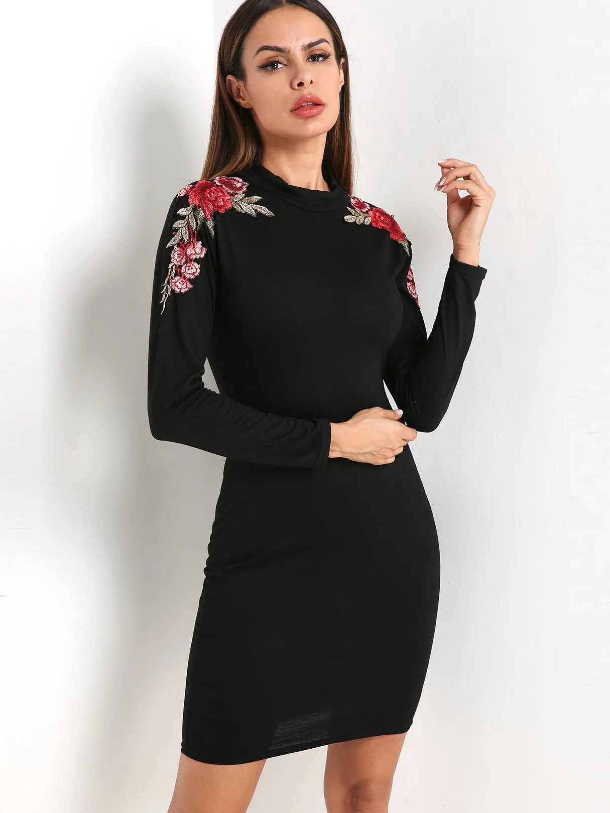 Wholesale Black Round Neck Long Sleeve Embroidered Bodycon Casual Dress